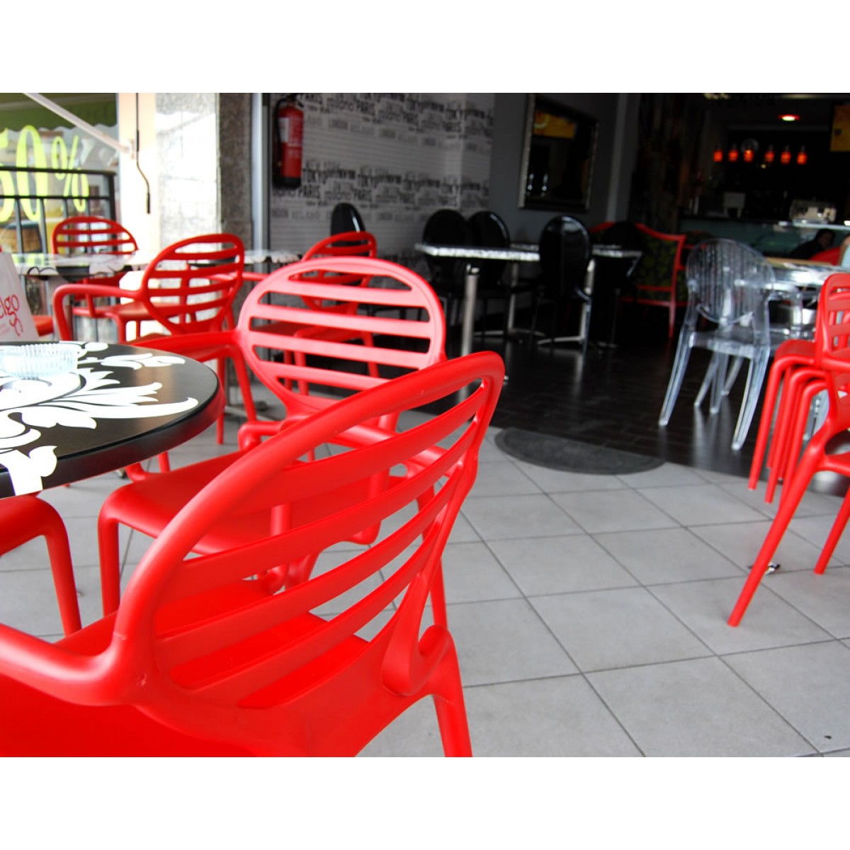 Gartenstuhl rot Kunststoff, Stuhl mit Armlehne rot für den Garten