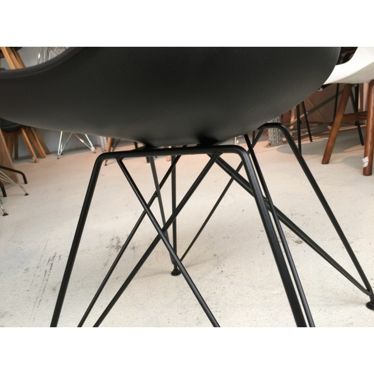 Design Stuhl schwarz, Stuhl gepolstert mit Metallgestell ...