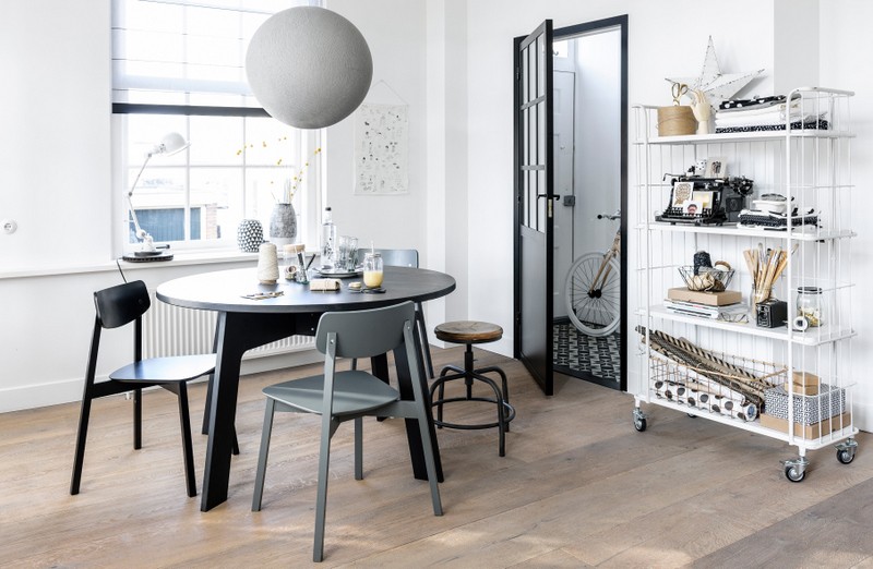 Tisch schwarz rund Massivholz,  Esstisch rund schwarz massiv, Durchmesser 129 cm