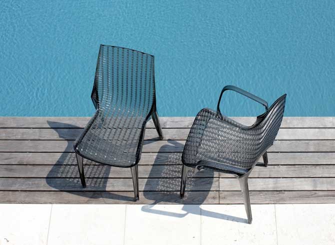 Design Stuhl, transparent grau, stapelbar, recycelbarer Kunststoff, mit Sitzkissen