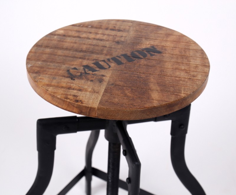 Barhocker aus Massivholz im Industriedesign, Sitzhöhe ca. 48-70 cm