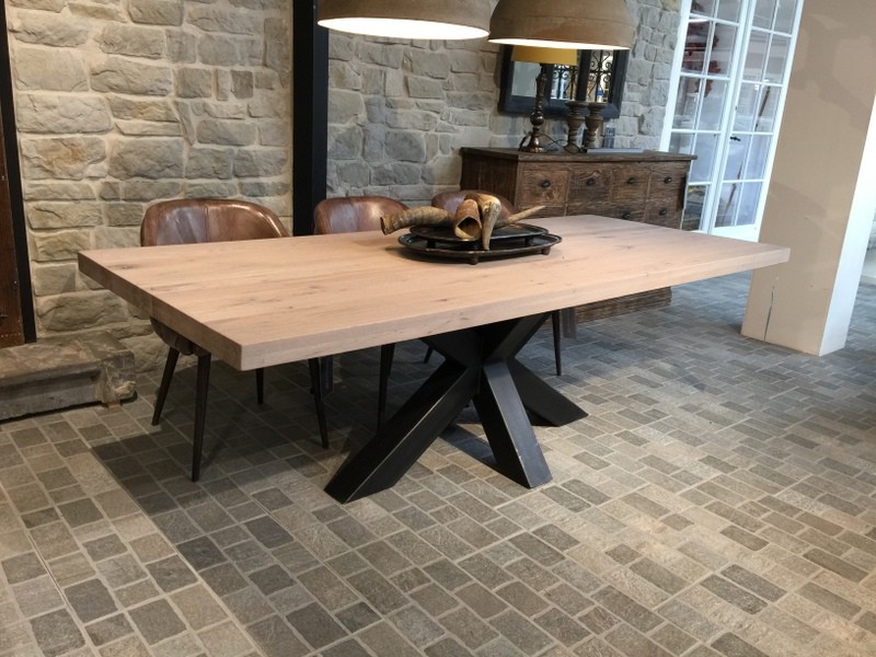 Esstisch Eiche Tischplatte, Tisch Eiche-Tischplatte Industriedesign,  Tischgestell aus Metall, Maße 240 x 100 cm 